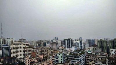 রাজধানীর মেঘলা আকাশ