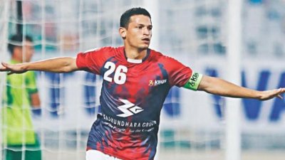 আবাহনীতে আসছেন বিশ্বকাপে খেলা কলিনদ্রেস