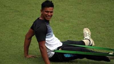 অনুশীলনে সাইফউদ্দিন।