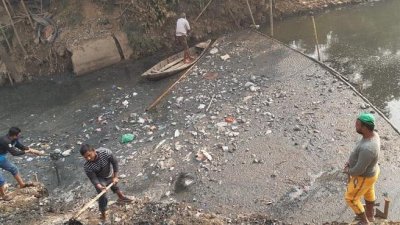 ৫ম দিনে পান্থপথ কালভার্ট থেকে ১০৬ টন বর্জ্য অপসারণ