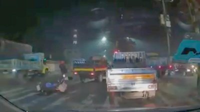 ট্রাক নয়, মোটরসাইকেল চালকের কারণেই অভিনেত্রী আশার মৃত্যুর অভিযোগ