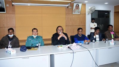 অটোরিকশার বর্ধিত ভাড়া বাতিল ঘোষণা করছেন রাজশাহী সিটি মেয়র