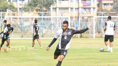 কলকাতা মোহামেডানের অনুশীলনে জামাল ভূঁইয়া।