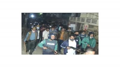 সংঘর্ষের পর রাতে পুলিশের অভিযান (সংগৃহীত ছবি)