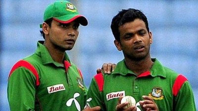 মাশরাফি ও রাজ্জাক- ফাইল ছবি।