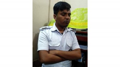 চলন্ত ট্রেনে প্রতিবন্ধী তরুণীকে ধর্ষণের অভিযোগ, রেলকর্মী গ্রেফতার