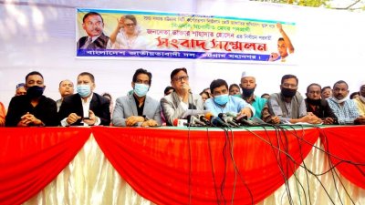 চট্টগ্রামে বিএনপির প্রার্থী ডা. শাহাদাত হোসেনের সংবাদ সম্মেলন