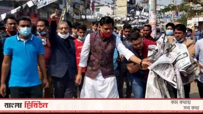 নিজের পোস্টার অপসারণ করলেন ফেনীর নব নির্বাচিত মেয়র স্বপন মিয়াজী।