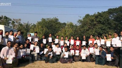 অভ্যুত্থান প্রত্যাখ্যান করে শপথ নিলেন সু চি’র দলের ৭০ এমপি