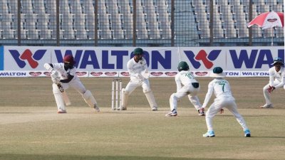 লাঞ্চের আগে একটি উইকেটও পায়নি বাংলাদেশ