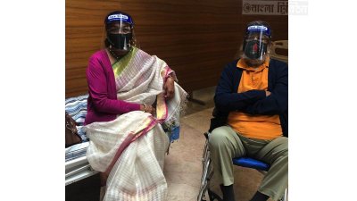 ভ্যাকসিন নিলেন জেমকন চেয়ারম্যান কাজী শাহেদ আহমেদ ও পরিচালক আমিনা আহমেদ