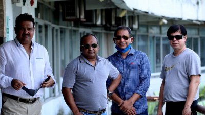 সাবেকদের নিয়ে গড়াচ্ছে নতুন টুর্নামেন্ট।