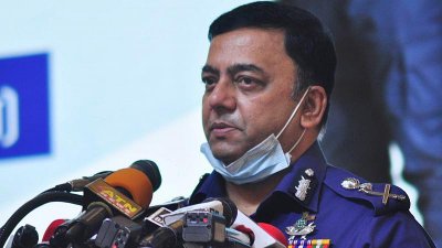 পুলিশের মহাপরিদর্শক বেনজীর আহমেদ