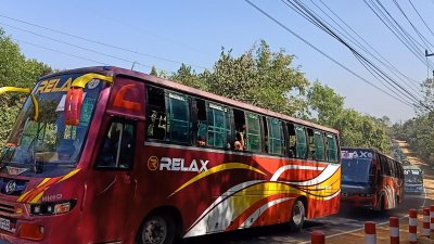 ভাসানচরের উদ্দেশে রোহিঙ্গাদের নিয়ে যাত্রা শুরু করেছে ২১টি বাস