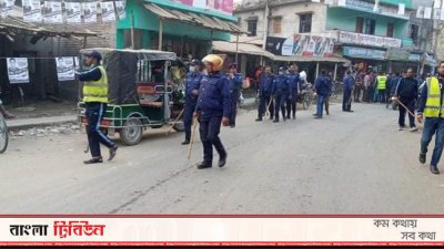 সংঘর্ষ নিয়ন্ত্রণে পুলিশ