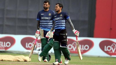তামিম-মুশফিক দেখা করেছেন নাজমুল হাসানের সঙ্গে