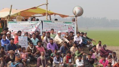১১১ দিন ধরে খোলা আকাশের নিচে তারা