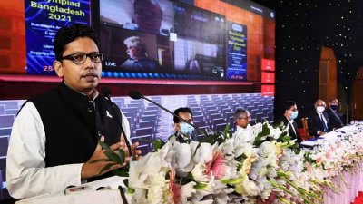 উদ্বোধনী অনুষ্ঠানে প্রধান অতিথির বক্তব্য রাখছেন জুনাইদ আহমেদ পলক