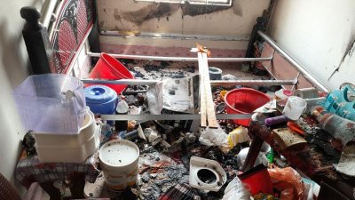 গ্যাস লিকেজ ও মশা নিধনের ব্যাট থেকেই বিস্ফোরণ