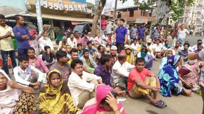 ইউএমসি জুটমিলের অস্থায়ী শ্রমিকদের অবস্থান কর্মসূচি