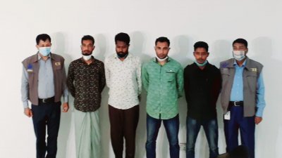 ফেসবুকে বিদেশি বন্ধু সেজে ৮৮ লাখ টাকা হাতিয়ে নিয়েছে তারা