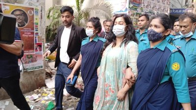 পুলিশ হেফাজতে রোমানা ইসলাম স্বর্ণা