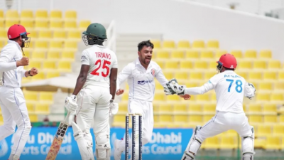 ১১ উইকেট নিয়েছেন রশিদ খান।