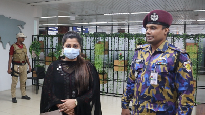 হারানো ব্যাগ ফিরে পেয়েছেন সানজিদা