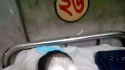 যৌতুক পরিশোধে চাকরি করতে চাওয়ায় গৃহবধূর চোখ উৎপাটনের চেষ্টা