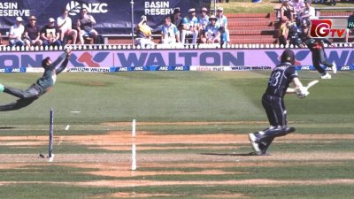 মিরাজ যেন বাজপাখি!
