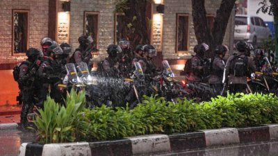 ইন্দোনেশিয়ার পুলিশ সদর দফতরে হামলার চেষ্টা, নারী নিহত