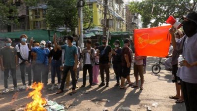 মিয়ানমারে বিক্ষোভ চলছেই, সামরিক অভিযানের নিন্দা জানালো থাইল্যান্ড