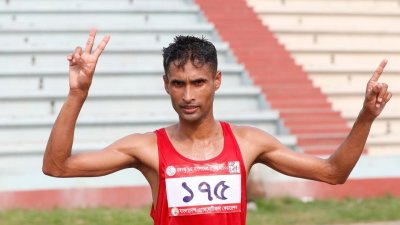 ম্যারাথনে সোনা জিতেছেন ফরিদ মিয়া