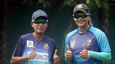 সালমা খাতুন ও জাহানারা আলম।