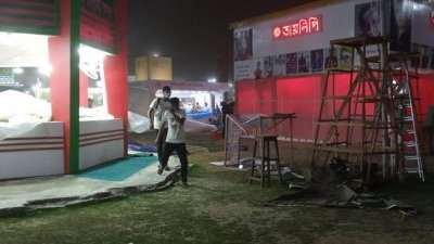 আকস্মিক ঝড়ে লণ্ডভণ্ড বই মেলা