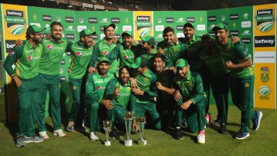 পাকিস্তানের সিরিজ জয়ের উল্লাস
