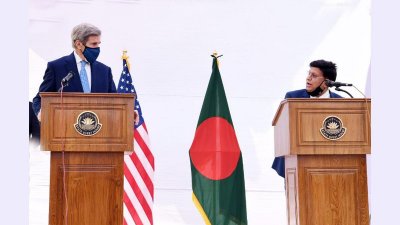 সংবাদ সম্মেলনে জন কেরি ও একে আব্দুল মোমেন