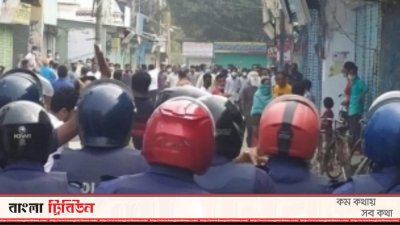 সংঘর্ষ থামাতে ঘটনাস্থলে পুলিশ