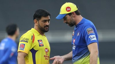 বাবা-মা হাসপাতালে ভর্তি হলেও ধোনি খেলায় এর প্রভাব পড়তে দেননি।