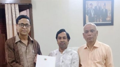 প্রধানমন্ত্রীর কার্যালয়ে শুভেচ্ছাপত্র পৌঁছে দেন জিএম কাদেরের প্রতিনিধি