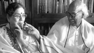 কবি শঙ্খ ঘোষের স্ত্রীর জীবনাবসান  