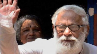 স্ত্রীর সঙ্গে বুদ্ধদেব ভট্টাচার্য