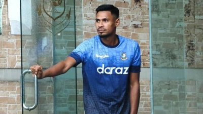বাঁহাতি পেসার মোস্তাফিজুর রহমান