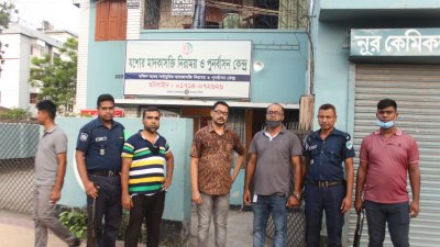 পুলিশ ১৪ জনকে জিজ্ঞাসাবাদের জন্যে থানায় নিয়েছে
