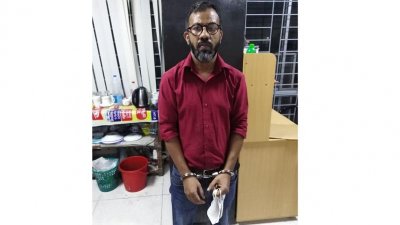 গ্রেফতার খন্দকার লতিফুল হক