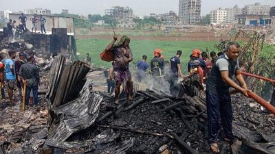 পল্লবীতে ঝাড়ুর গোডাউনের আগুন নিয়ন্ত্রণে