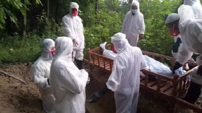 করোনায় আক্রান্ত হয়ে পাঁচ ঘণ্টার ব্যবধানে স্বামী-স্ত্রীর মৃত্যু