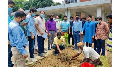 পরিবেশ দিবসে ৩১তম বিসিএস ক্যাডার অ্যাসোসিয়েশনের বৃক্ষরোপণ
