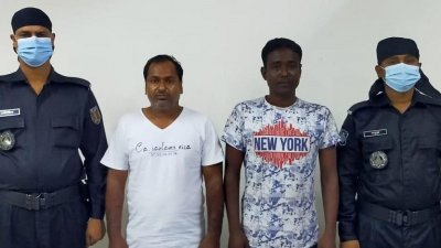 গ্রেফতার দুই মাদক ব্যবসায়ী