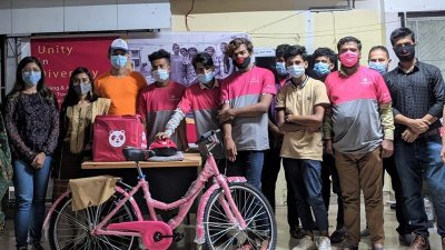 প্রথম ব্যাচের তৃতীয় লিঙ্গের কর্মীদের প্রশিক্ষণ দিলো ফুডপ্যান্ডা